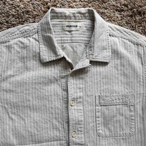 $125 Taylor Stitch Hawthorne SS Button Up Shirt Natural Stripe Men’s Size 42 / L - Picture 3 of 9